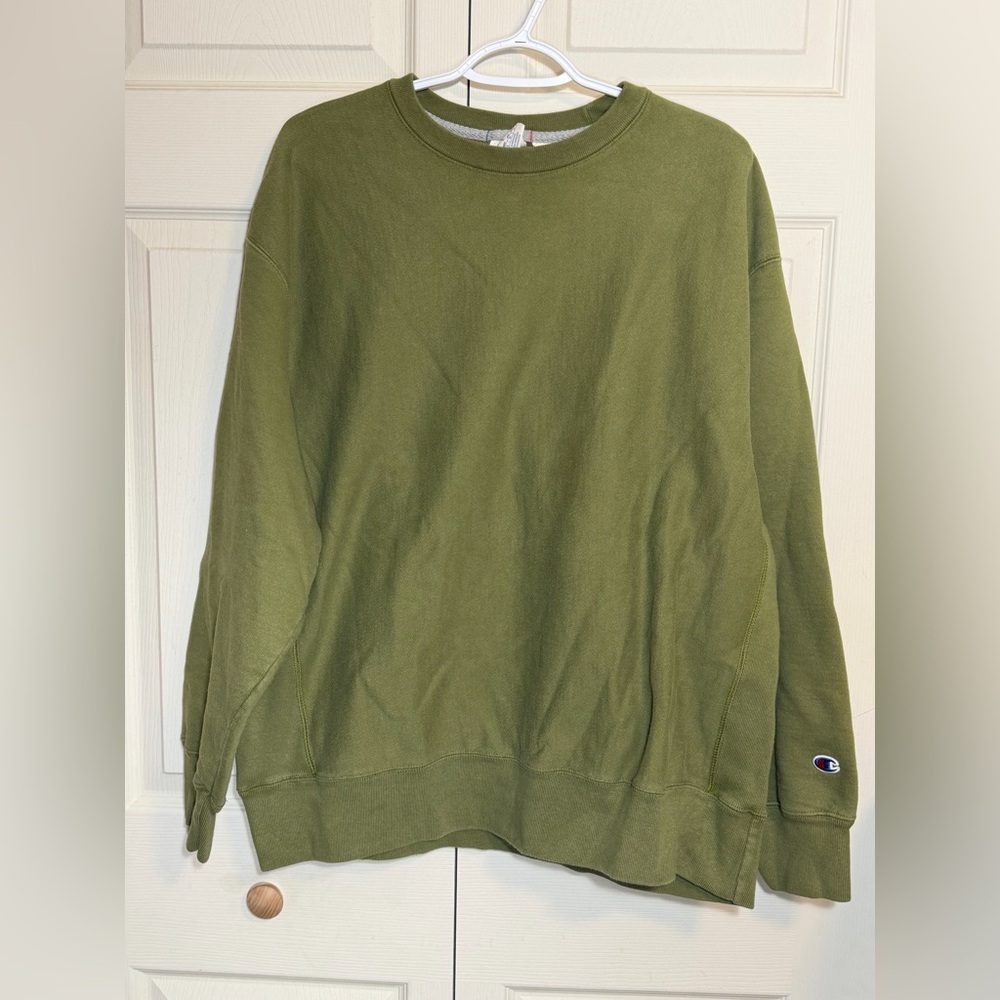SOLD Champion Men's large green reverse weave warm up Crewneck Sweater